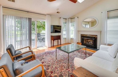Northwest House | Charming Virginia Beach Home w/ Lake Views!