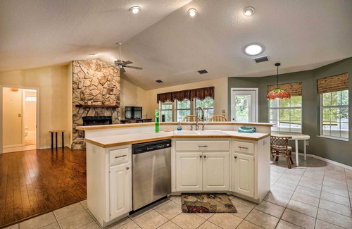 Earleton House | Charming Waldo Getaway Near Lake Santa Fe!