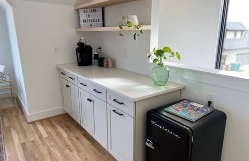 Lockeland Springs House | Charming, walkable bungalow in East Nashville