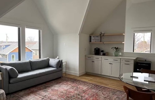Lockeland Springs House | Charming, walkable bungalow in East Nashville