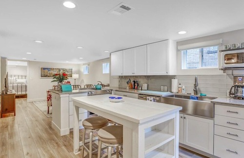 Washington Park West House | Charming Washington Park Getaway