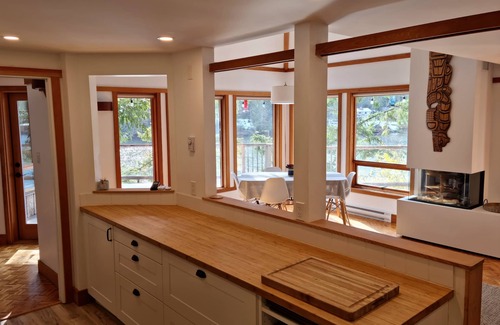 Salt Spring Island House | Charming waterfront Salt Spring Island B&B