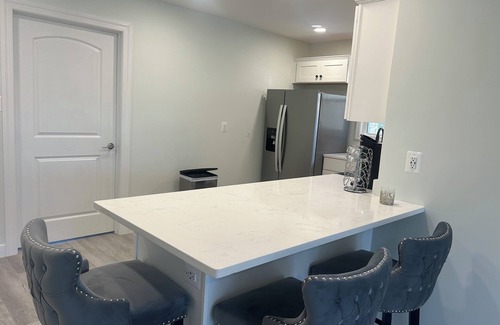 Calvert Beach-Long Beach Apartment | Charming water view 2-bedroom apartment with beach access in Saint Leonard