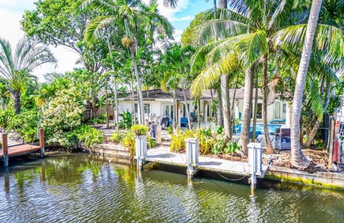 Fort Lauderdale House | Charming Waterfront Pool Home