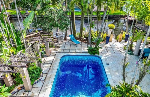 Fort Lauderdale House | Charming Waterfront Pool Home