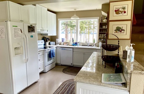 Friday Harbor House | Charming waterfront 4 br gated estate on 8 acres with private beach and buoy.