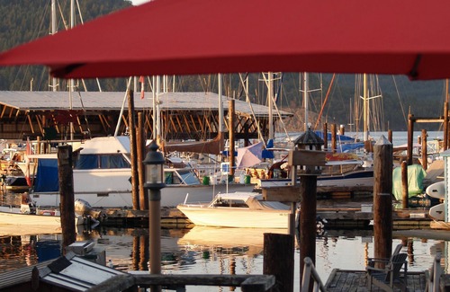 Cowichan Bay House | Charming Waterfront Cottage with ocean views over Cowichan Bay