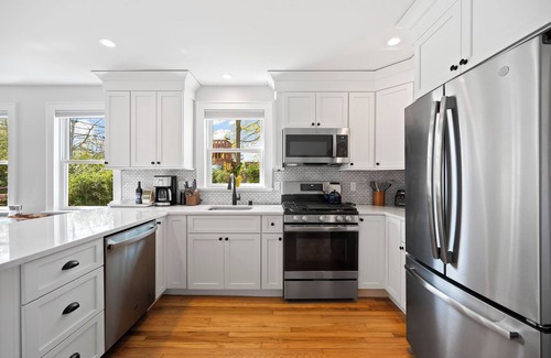 Southold House | Charming waterfront, 3-bedroom house on Goose Creek in welcoming Southold