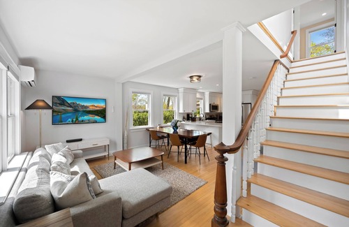 Southold House | Charming waterfront, 3-bedroom house on Goose Creek in welcoming Southold