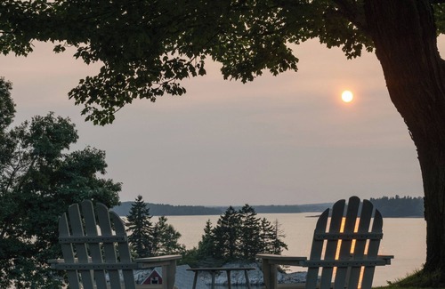 Harpswell Center House | Charming waterfront 9-bedroom historic estate in Harpswell