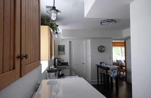Mayo Cottage | Charming Waterfront Cottage with Private Dock. Close to Annapolis & USNA