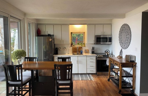Collingwood House | Charming Waterfront chalet in Collingwood