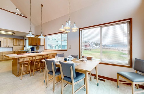 Bellingham Apartment | Charming waterfront cabin with expansive decks, and direct beach access