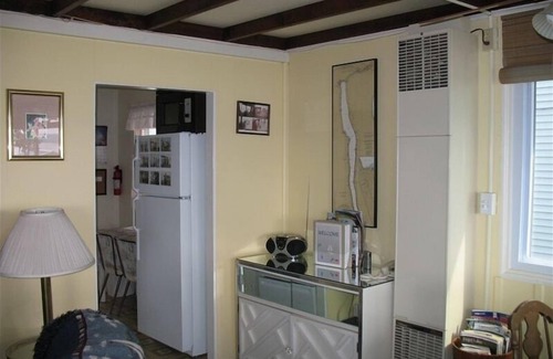 Town of Varick Cottage | Charming Waterfront Cottage on Beautiful Seneca Lake - Lakefront Bliss !
