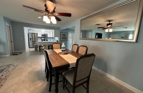 Hudson House | Charming waterfront escape 2-bedroom house with WiFi, AC in lovely Hudson