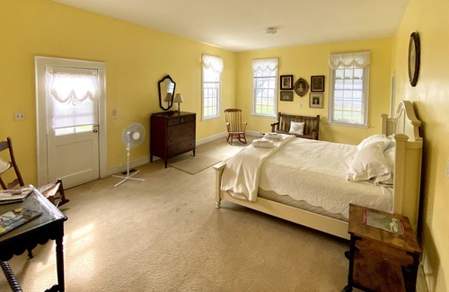 Nuttsville House | Charming Waterfront Family Getaway On The Rappahannock