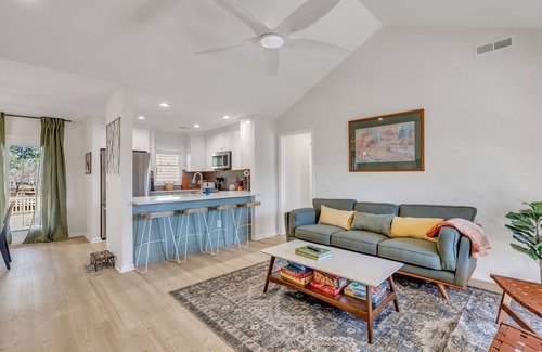 Russellville House | Charming Waterfront Home w/Lake Access - Pet Friendly