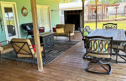 Graford House | Charming waterfront retreat on PK, boat slip included, & beach swimming area