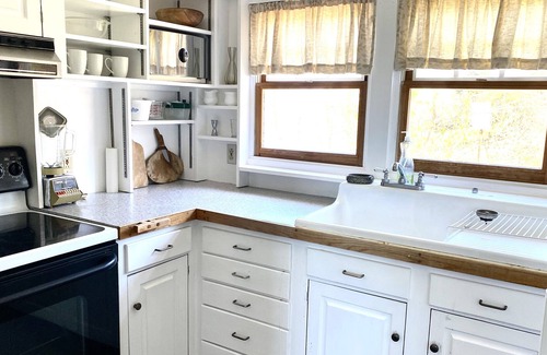 Snug Harbor Cottage | Charming waterfront, two cottages in one.
