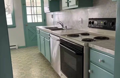 West Ocean City House | Charming Waterfront 2bd Home Hideaway for Cozy Winter Rental in West OC