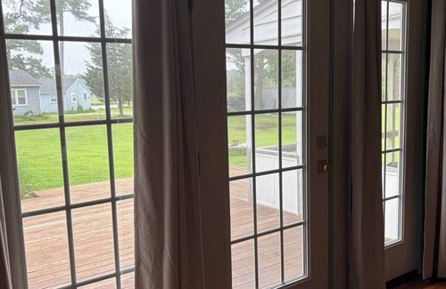 West Ocean City House | Charming Waterfront 2bd Home Hideaway for Cozy Winter Rental in West OC