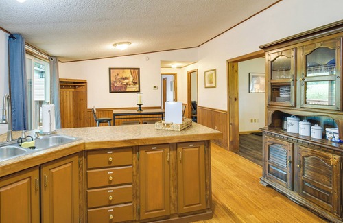 Watkins Glen House | Charming Watkins Glen Home w/Deck & Yard!