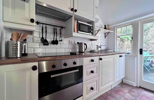 Frome Cottage | Charming Weaver's Cottage in Historic Frome
