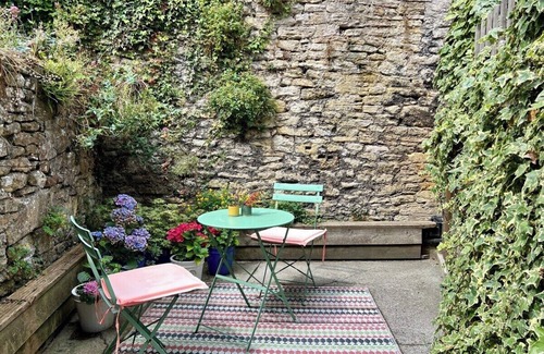 Frome Cottage | Charming Weaver's Cottage in Historic Frome