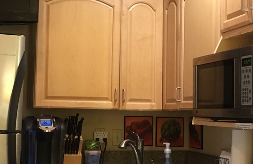 Uptown House | Charming Well-Appointed Casita Near Downtown River Walk and The Pearl