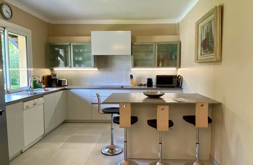 Montady Villa | Charming, well-equipped villa with heated swimming pool in large grounds 4*