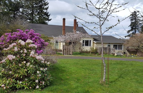Eastsound House | Charming west-facing beach house - sandy beach near Eastsound