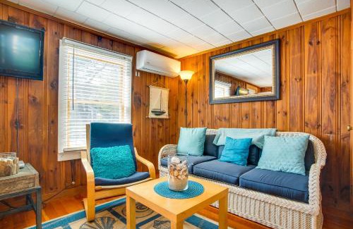 West Yarmouth House | Charming West Yarmouth Cottage - Walk to Beach