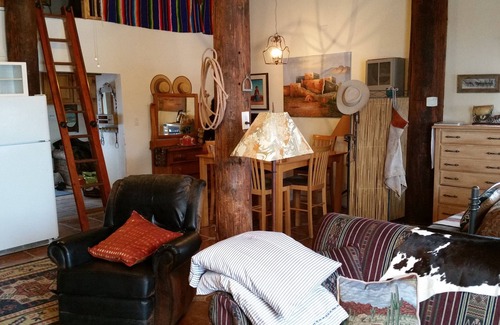Placitas House | Charming 'Western' Guest House in the Placitas Foothills; Peaceful Yet Close