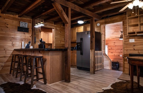 Saluda House | Charming Western NC Riverside Cabin steps away from the Green River Gamelands