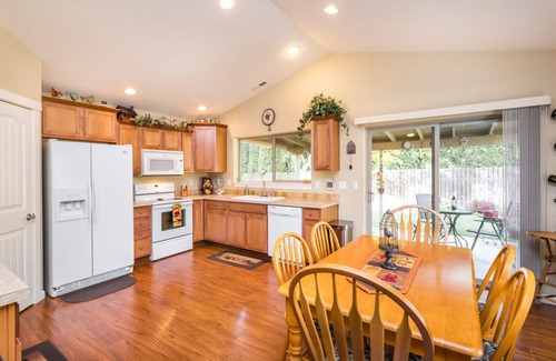 Walla Walla East House | Charming Wine Country Retreat! 4 Bedroom 2 Bath