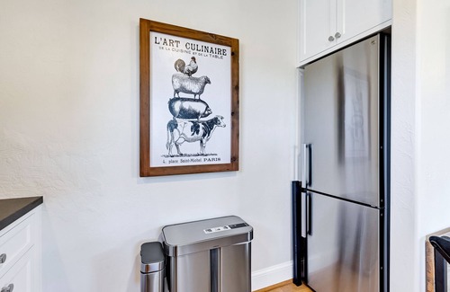 St. Helena House | Charming Wine Country Cottage Close to Downtown