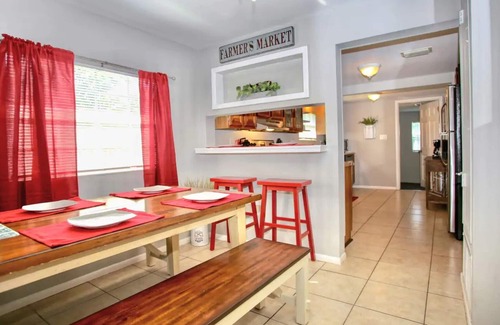 Goldenrod House | Charming Winter Park Fully Furnished & Pet Friendly Farmhouse Bungalow