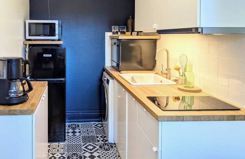 Colombier - Champ de Mars Apartment | Charming with Garden | Near train station