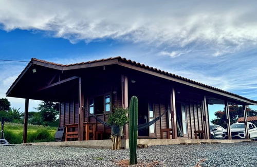 Pilar Do Sul House | Charming Wooden House in Sítio Tardezinha de Pilar