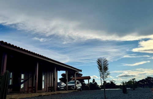 Pilar Do Sul House | Charming Wooden House in Sítio Tardezinha de Pilar