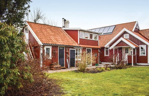 Harplinge House | Charmingly furnished vacation home where you live high up and with a completely open floor plan.
