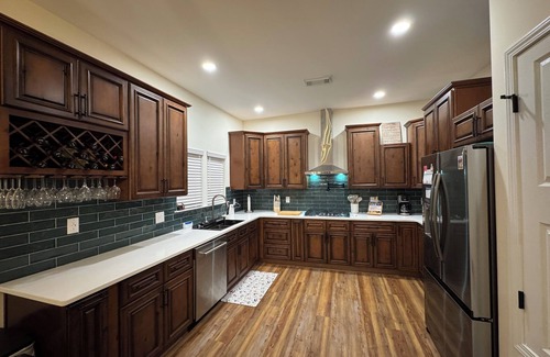 East Hill House | Charmingly located 3/2 house in Pensacola with many amenities