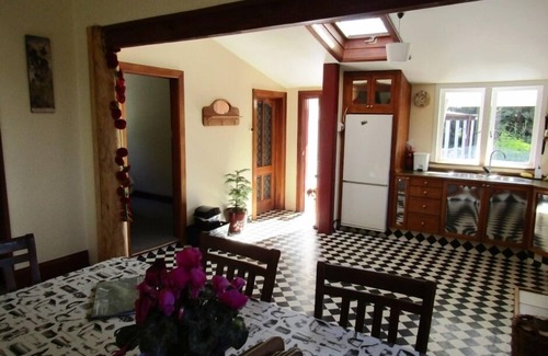 Kumara Cottage | Charmingly restored villa at Greenstone Retreat