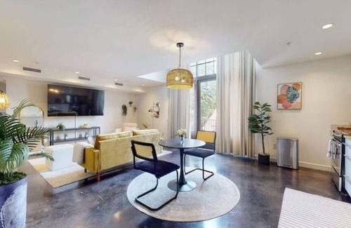 Montgomery Apartment | Charmingly Trendy Cloverdale Loft - Gated Parking!