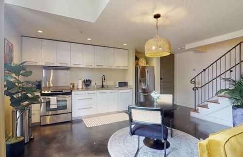 Montgomery Apartment | Charmingly Trendy Cloverdale Loft - Gated Parking!