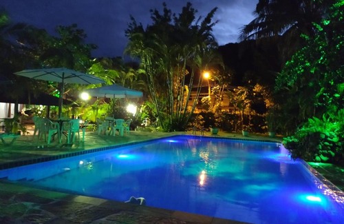 Sao Sebastiao House | Charmosa casa com churrasq na praia de Camburi