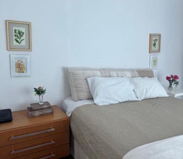 Jardim das Americas House | Charmosa Casa em bairro nobre de Curitiba