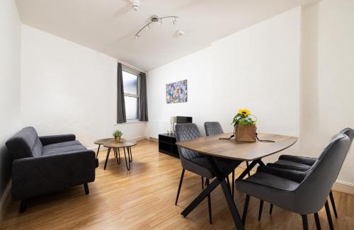 Shepherd's Bush Apartment | Charmstay Shepherds Bush