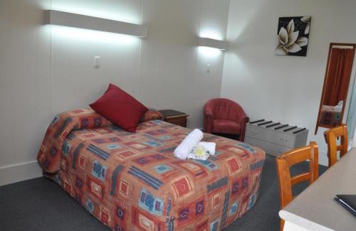 Richmond Hill Hotel | Charters Towers Motel