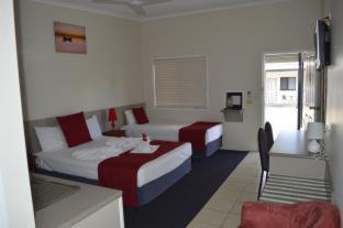 Richmond Hill Hotel | Charters Towers Motel
